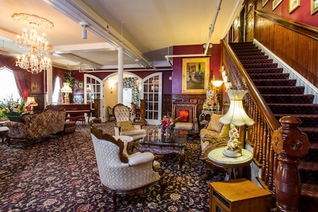 Queen Anne Hotel