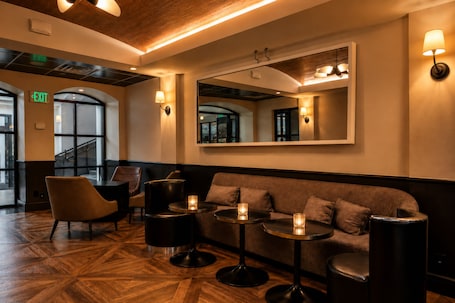 Hollywood Hotel