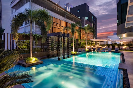 Solitaire Bangkok Sukhumvit 11 by Kingston Hotels