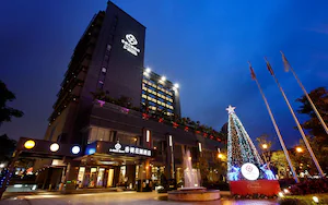 S Aura Hotel
